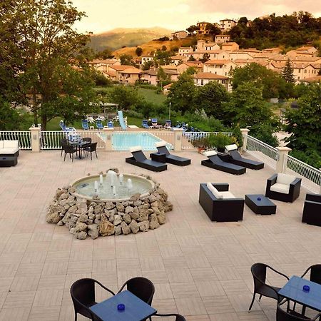 Hotel Benessere Villa Fiorita Colfiorito Kültér fotó