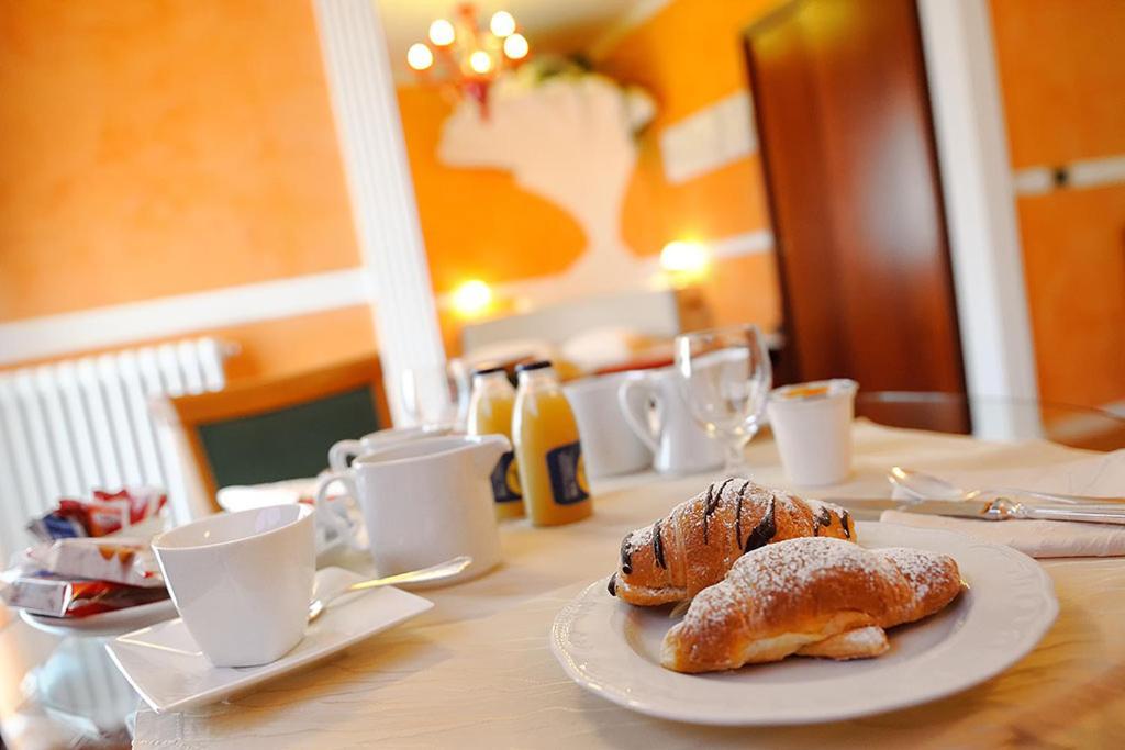 Hotel Benessere Villa Fiorita Colfiorito Kültér fotó