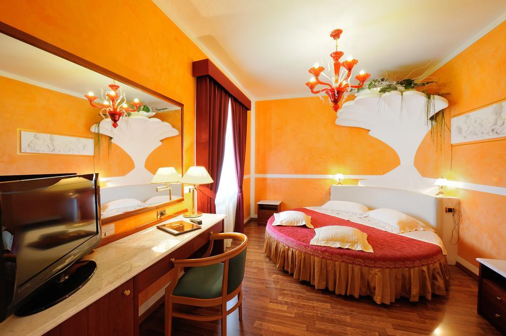Hotel Benessere Villa Fiorita Colfiorito Kültér fotó