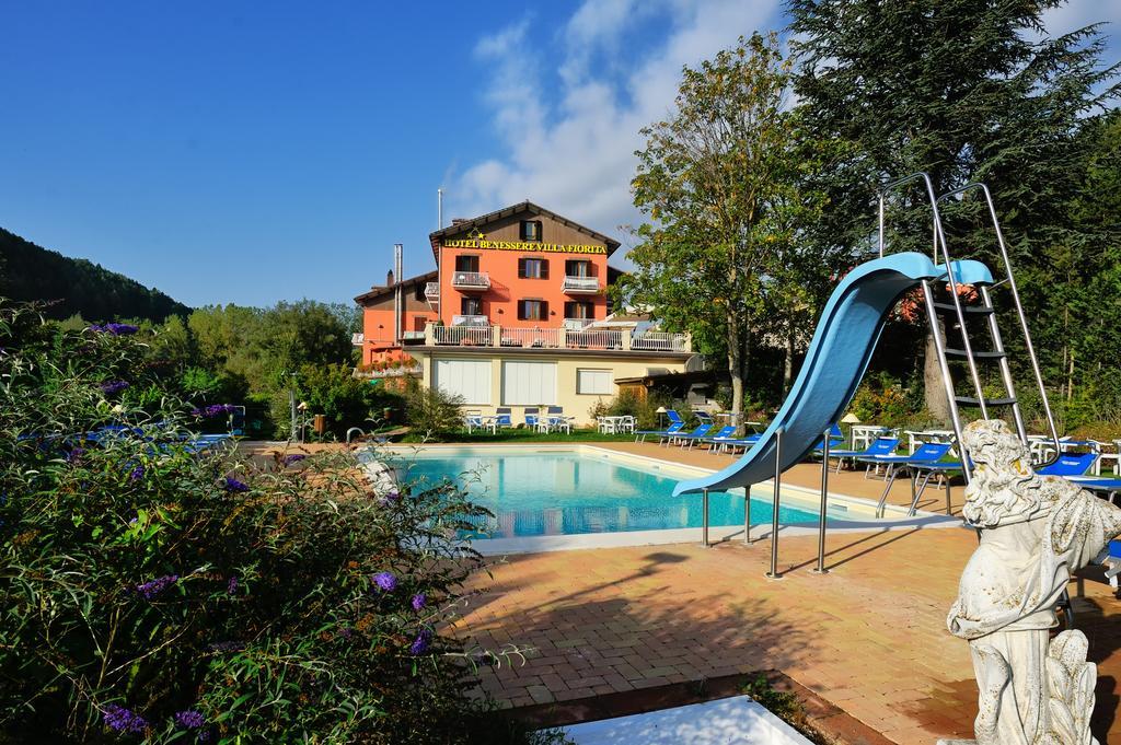 Hotel Benessere Villa Fiorita Colfiorito Kültér fotó