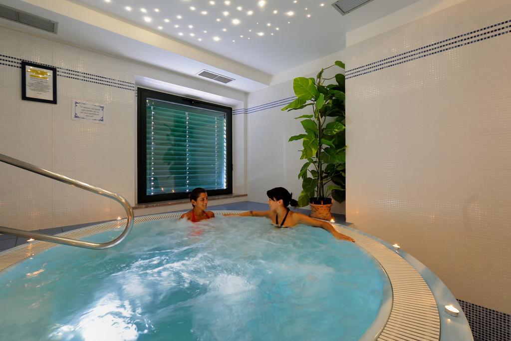 Hotel Benessere Villa Fiorita Colfiorito Kültér fotó
